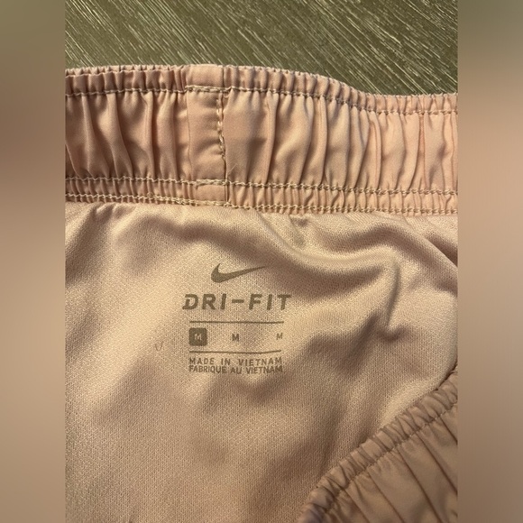 nike shorts medium - Picture 2 of 3